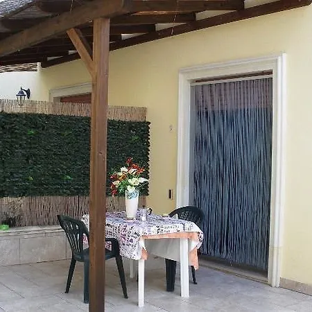 Apartment Bilocale Ginevra 5 *